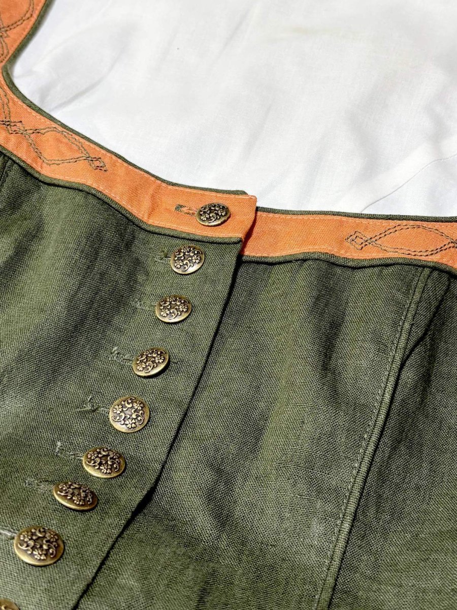 画像15: エプロン付 ディアンドル チロルワンピース ドイツ民族衣装 舞台 演奏会 フォークダンス オクトーバーフェスト  (15)