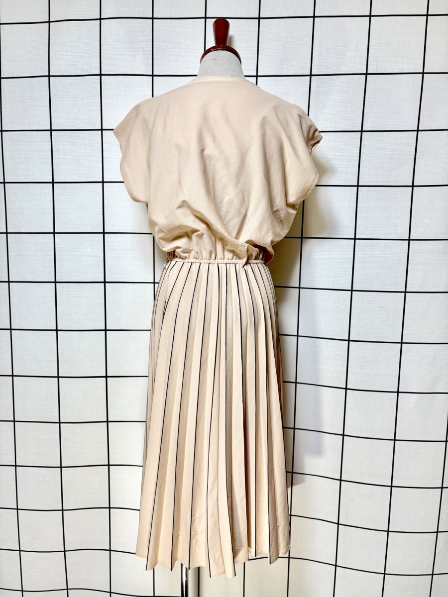 画像3: プリーツ切り替え ストライプ ウエストゴム レトロ USA古着 ヴィンテージドレス (3)