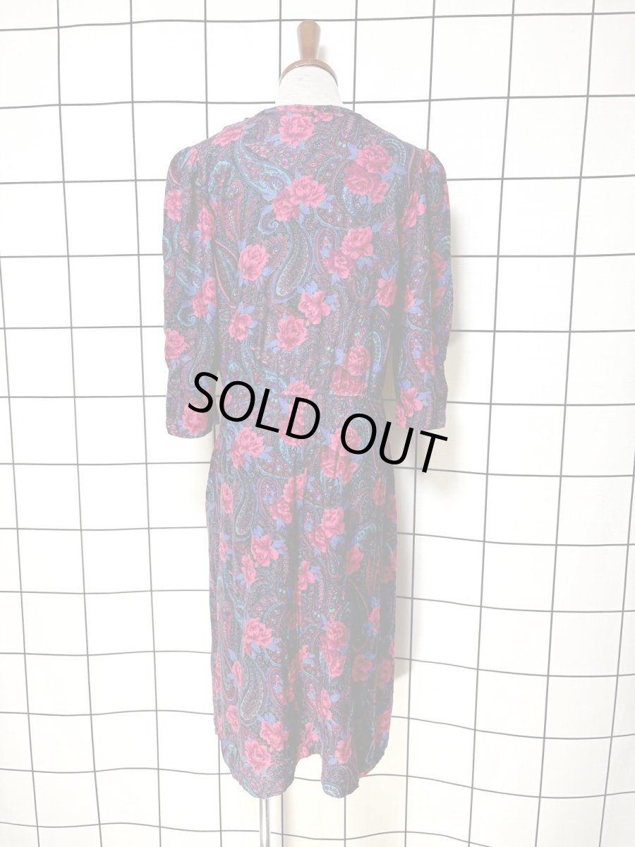 画像2: 薔薇柄 ペイズリー リボンタイ ウエストゴム レトロ USA古着 ヴィンテージワンピース (2)