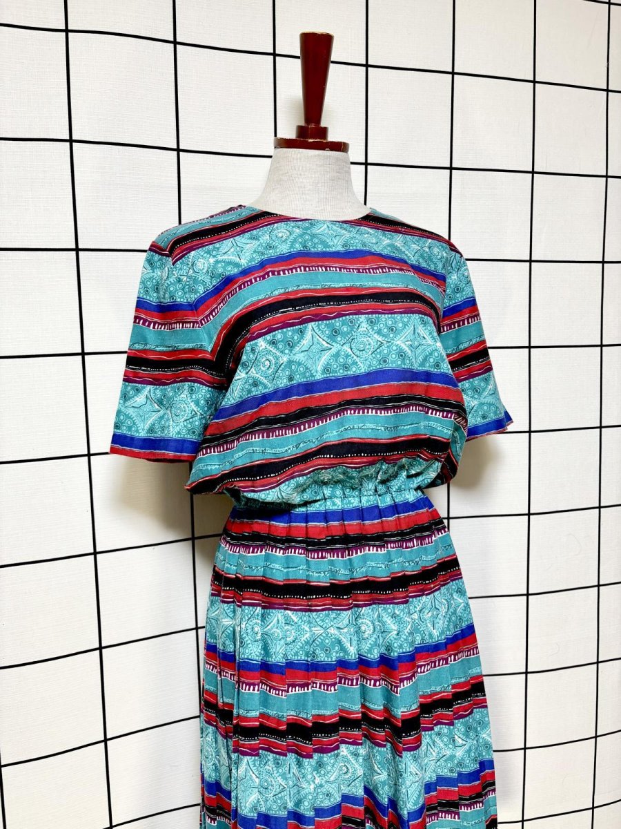 画像3: エスニック柄 ボーダー プリーツ切り替え レトロ USA古着 ヴィンテージワンピース  (3)