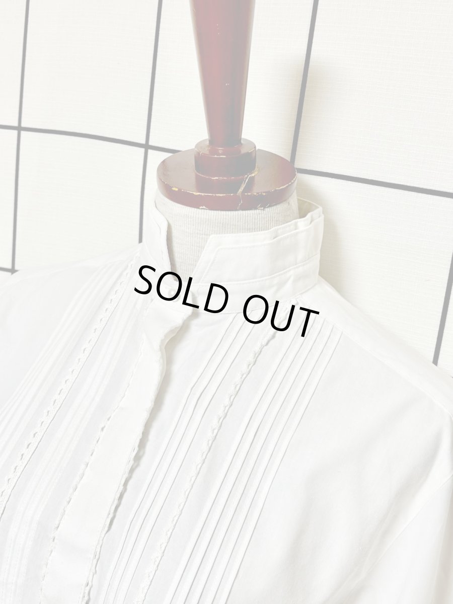 画像4: スタンドカラー クラシカル ホワイト レトロ USA古着 シャツ ヴィンテージブラウス (4)