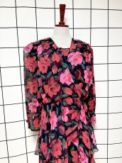 画像3: 西ドイツ製 WestGermany ティアードデザイン 薔薇柄 レトロ 長袖 ヨーロッパ古着 ヴィンテージドレス (3)