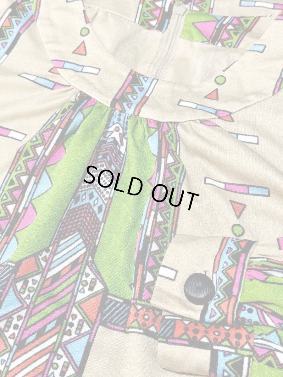 画像9: 70sJAPAN 幾何学柄 昭和レトロ 国産古着 ヴィンテージワンピース (9)
