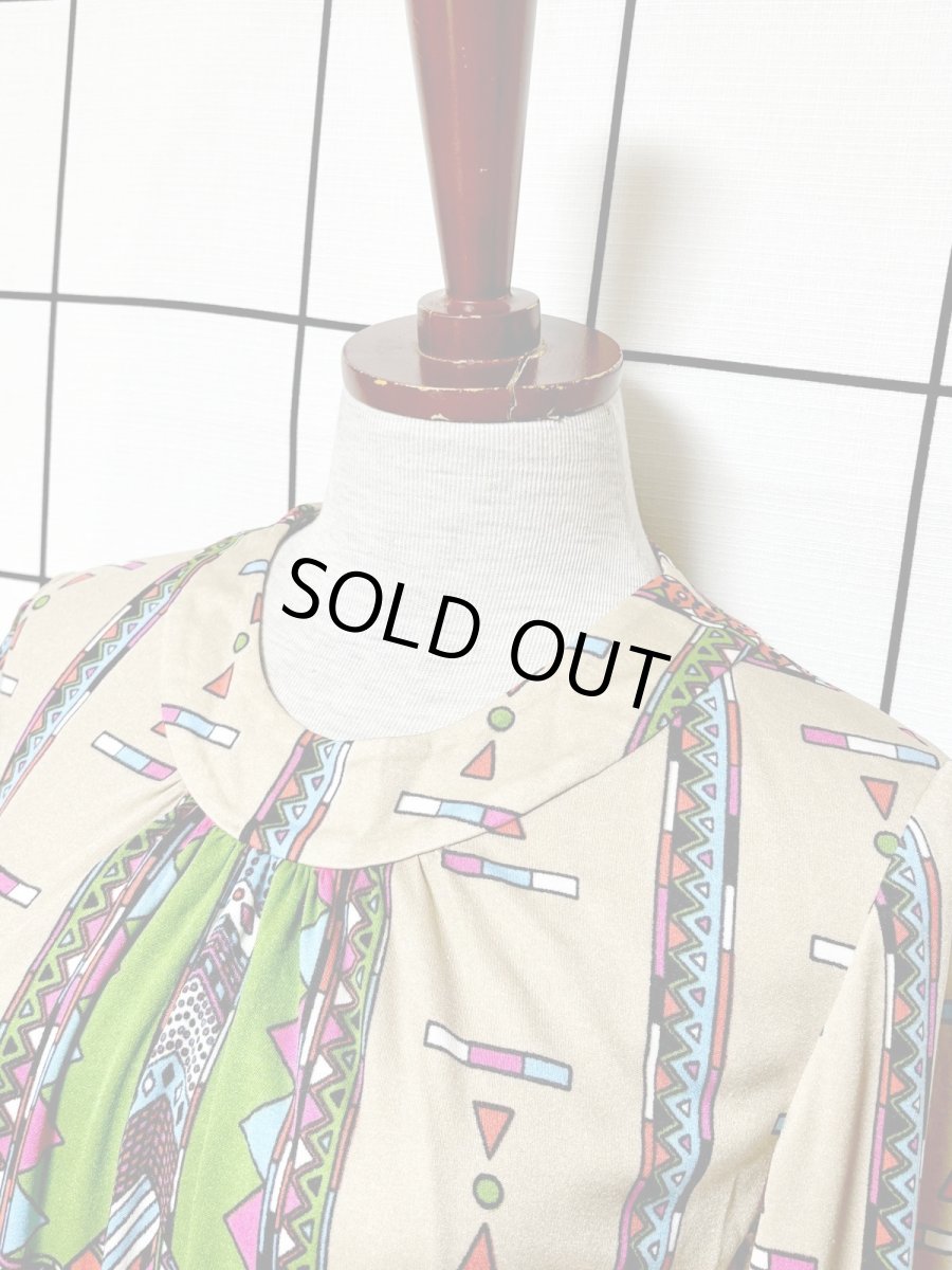 画像4: 70sJAPAN 幾何学柄 昭和レトロ 国産古着 ヴィンテージワンピース (4)