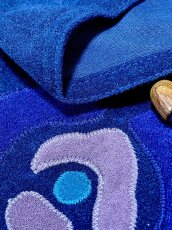 画像13: ベルベット 花柄パッチ リボン ネイビー ウエストゴム 昭和レトロ 国産古着 ヴィンテージワンピース (13)
