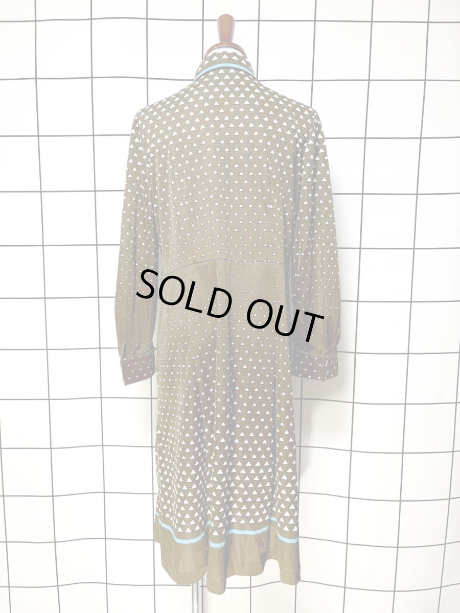 画像2: 東京スタイル 70sJAPAN 三角柄 前開き 昭和レトロ 国産古着 ヴィンテージワンピース (2)