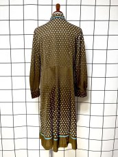 画像2: 東京スタイル 70sJAPAN 三角柄 前開き 昭和レトロ 国産古着 ヴィンテージワンピース (2)
