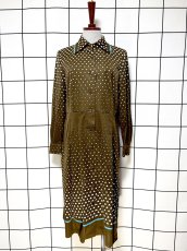 画像1: 東京スタイル 70sJAPAN 三角柄 前開き 昭和レトロ 国産古着 ヴィンテージワンピース (1)