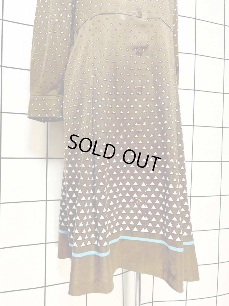 画像8: 東京スタイル 70sJAPAN 三角柄 前開き 昭和レトロ 国産古着 ヴィンテージワンピース (8)