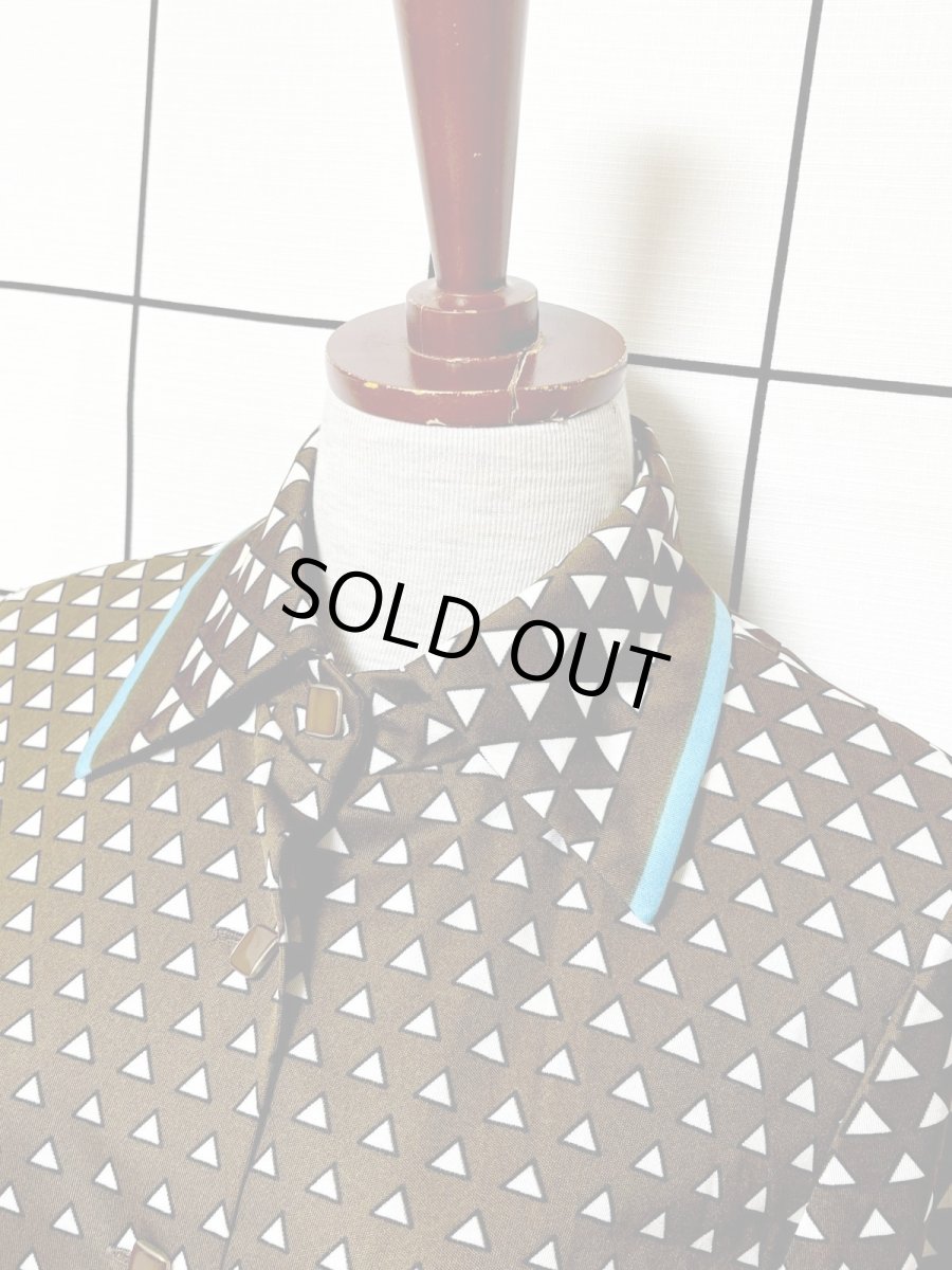 画像4: 東京スタイル 70sJAPAN 三角柄 前開き 昭和レトロ 国産古着 ヴィンテージワンピース (4)