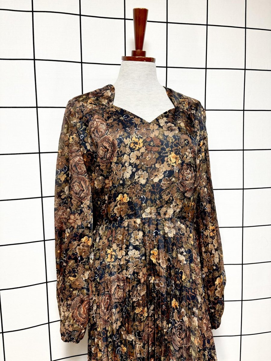 画像3: プリーツ切り替え 花柄 レトロ ヨーロッパ古着 ヴィンテージワンピース (3)