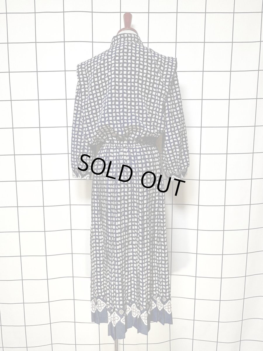 画像2: プリーツ切り替え ペイズリー ネイビー UNIONMADE ウエストゴム レトロ USA古着 ヴィンテージワンピース (2)