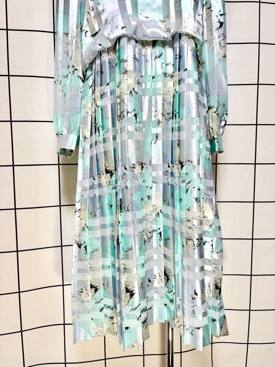 画像8: 【2500円均一対象商品】プリーツ切り替え ストライプ柄 レトロ USA古着 ヴィンテージワンピース (8)