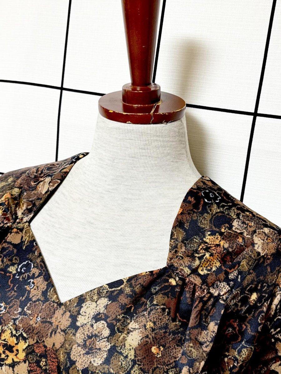 画像4: プリーツ切り替え 花柄 レトロ ヨーロッパ古着 ヴィンテージワンピース (4)