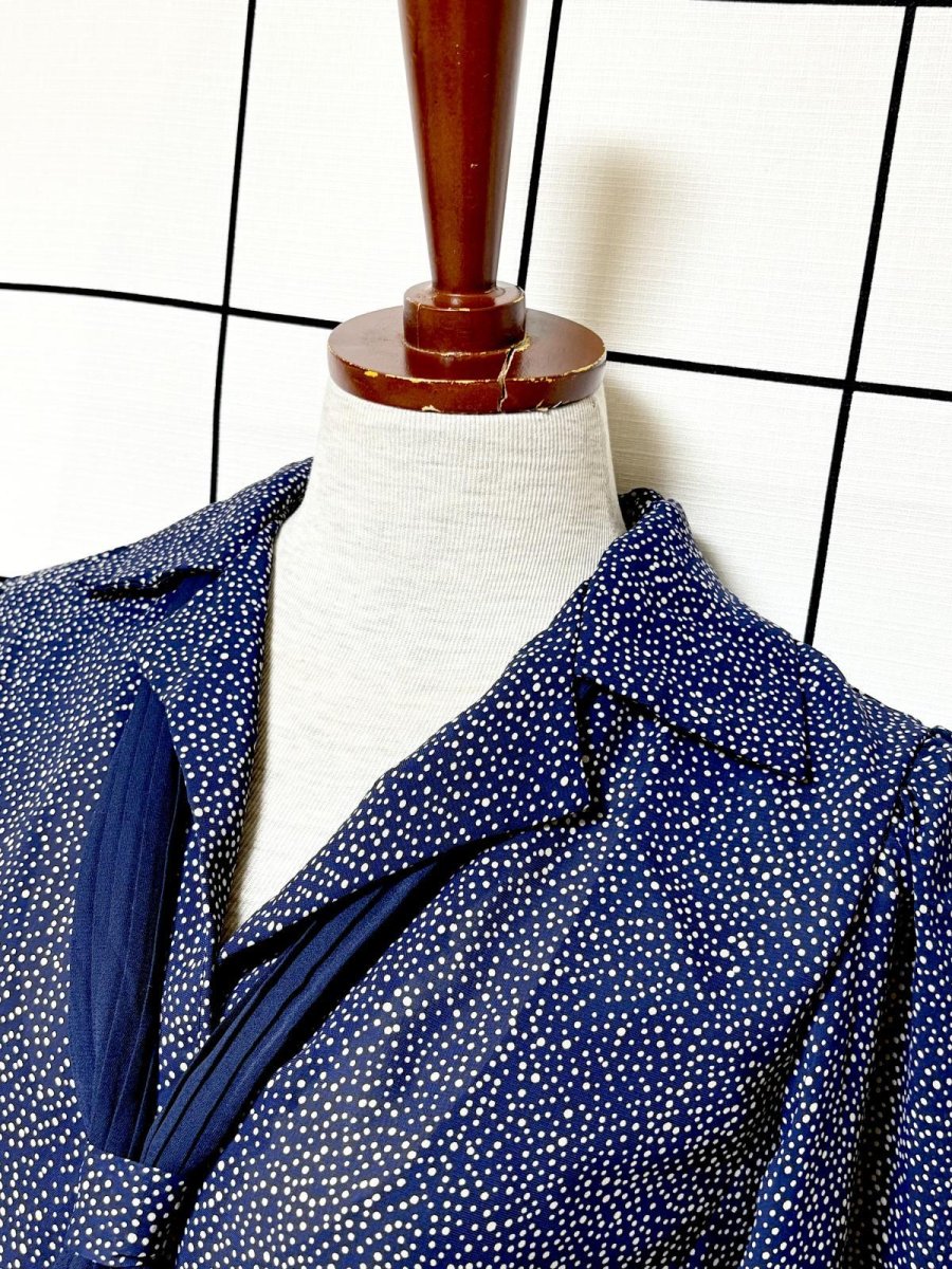 画像4: 【2500円均一対象商品】プリーツ切り替え ドット柄 ネイビー リボンタイ UNIONMADE ウエストゴム レトロ USA古着 ヴィンテージワンピース (4)