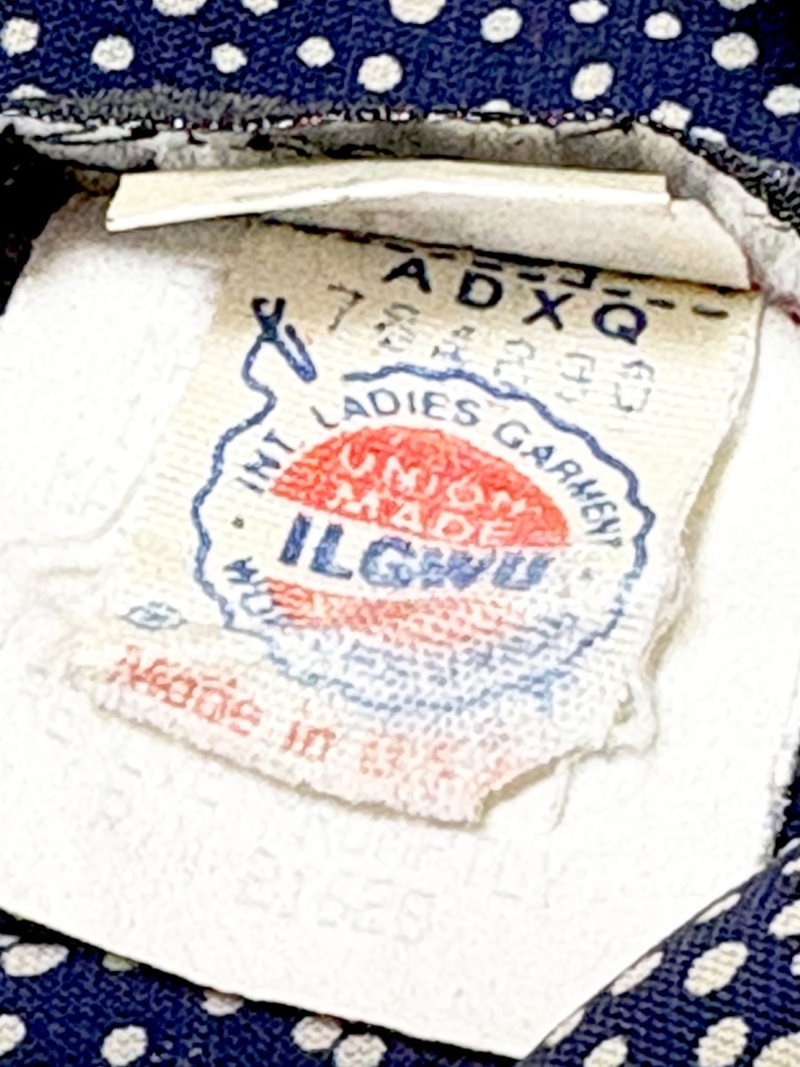 画像13: 【2500円均一対象商品】プリーツ切り替え ドット柄 ネイビー リボンタイ UNIONMADE ウエストゴム レトロ USA古着 ヴィンテージワンピース (13)