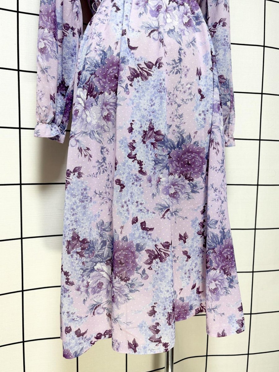 画像8: ドット 花柄 フリル 首元リボン ウエストゴム レトロ USA古着 ヴィンテージワンピース (8)