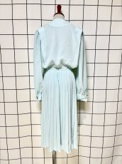 画像2: プリーツ切り替え 無地 ウエストゴム レトロ USA古着 ヴィンテージワンピース (2)
