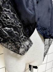 画像6: ショート丈 前開き レース切り替え ブラック シルバー ラメ レトロ 長袖 USA古着 ヴィンテージジャケット (6)