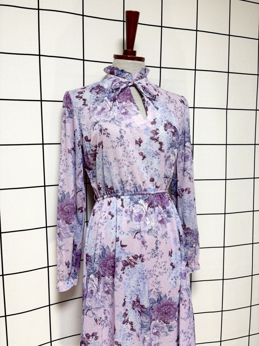 画像3: ドット 花柄 フリル 首元リボン ウエストゴム レトロ USA古着 ヴィンテージワンピース (3)