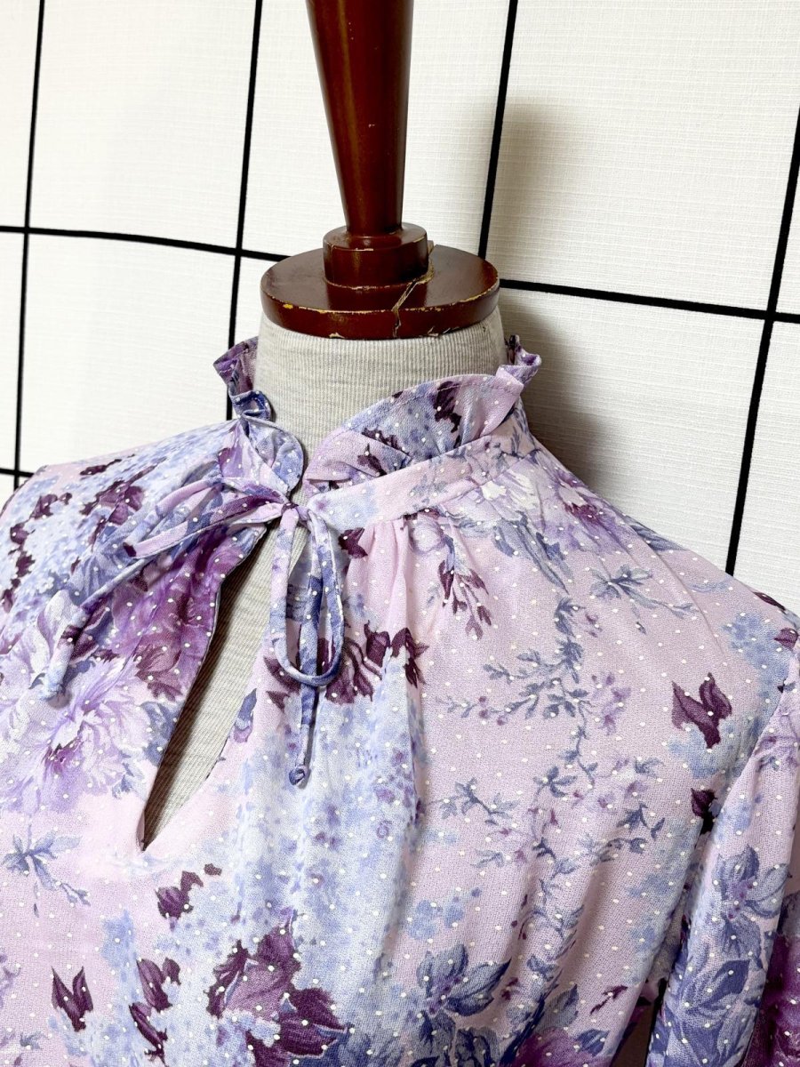 画像4: ドット 花柄 フリル 首元リボン ウエストゴム レトロ USA古着 ヴィンテージワンピース (4)