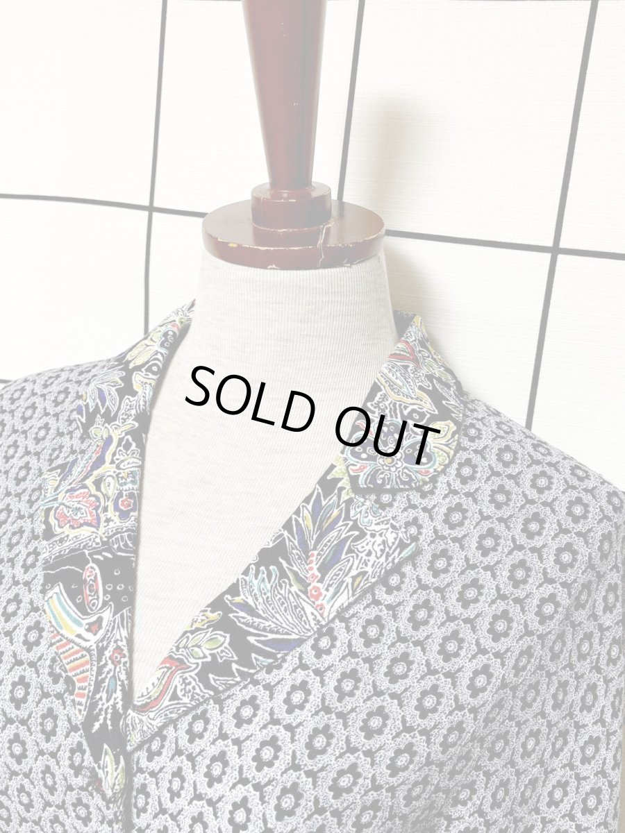 画像4: ショート丈 スフィンクス柄 ドルマンスリーブ レトロ USA古着 ヴィンテージジャケット (4)