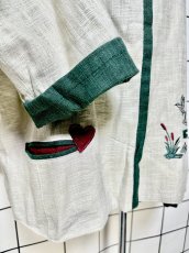画像8: 鳥刺繍  ベージュ リネン混紡 ハートパッチ ディアンドル チロルジャケット ドイツ民族衣装 舞台 演劇 演奏会 フォークダンス オクトーバーフェスト (8)
