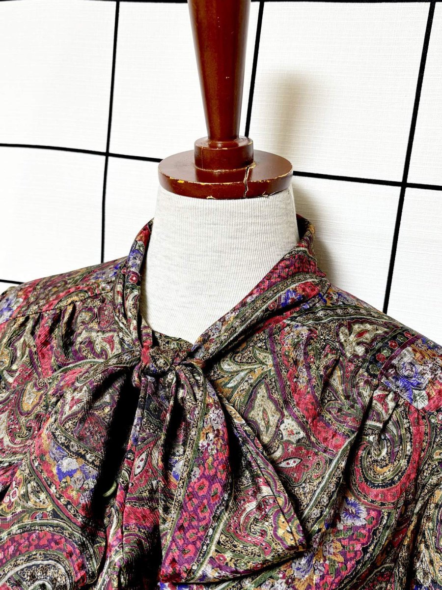 画像4: リボンタイ ペイズリー 花柄 レトロ CANADA カナダ製 古着 レトロ シャツ ヴィンテージブラウス (4)