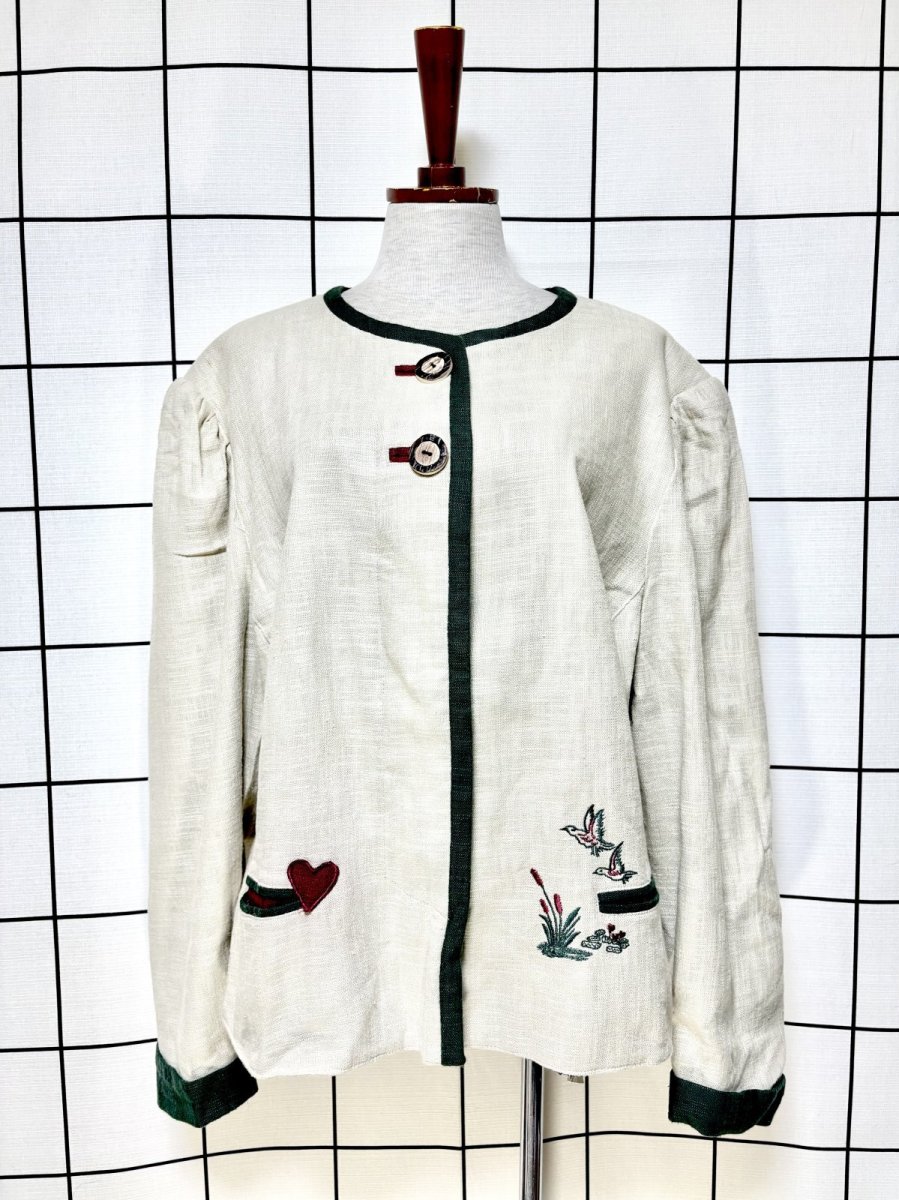 画像1: 鳥刺繍  ベージュ リネン混紡 ハートパッチ ディアンドル チロルジャケット ドイツ民族衣装 舞台 演劇 演奏会 フォークダンス オクトーバーフェスト (1)