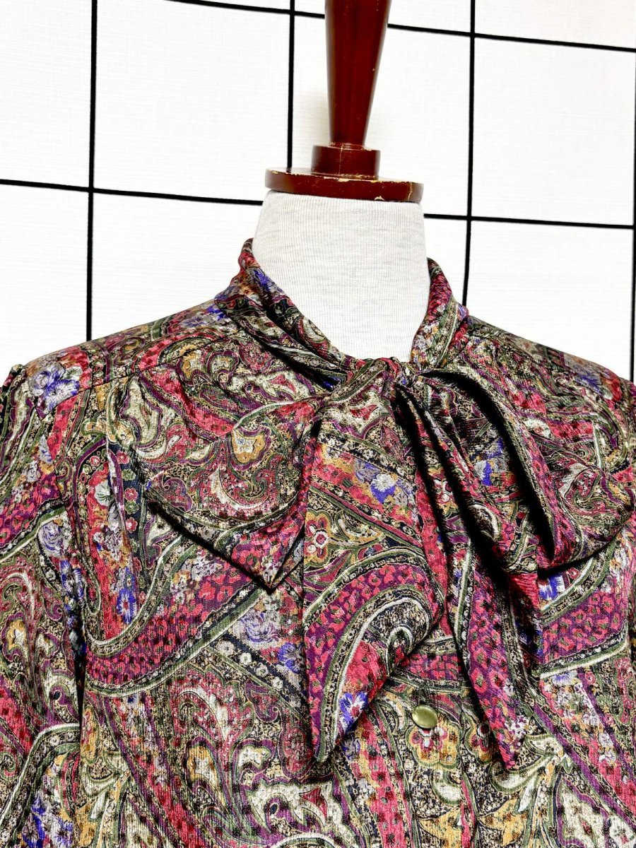 画像5: リボンタイ ペイズリー 花柄 レトロ CANADA カナダ製 古着 レトロ シャツ ヴィンテージブラウス (5)