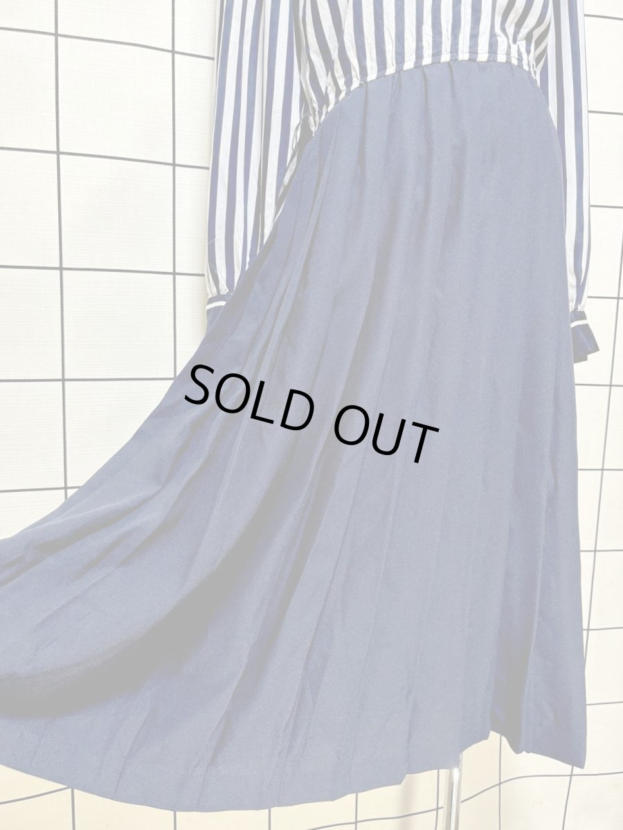 画像9: ストライプ プリーツ切り替え ネイビー ウエストゴム レトロ USA古着 ヴィンテージワンピース (9)