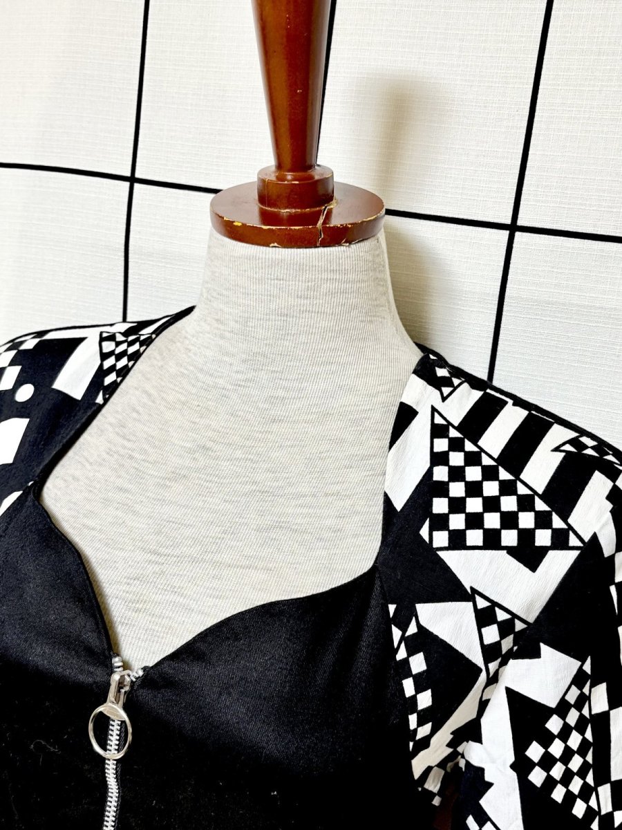 画像4: 幾何学模様 モノクロ ジップアップ レトロ USA古着 ヴィンテージジャケット (4)