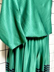 画像7: プリーツ切り替え グリーン ドット ボーダー ウエストゴム レトロ USA古着 ヴィンテージワンピース (7)
