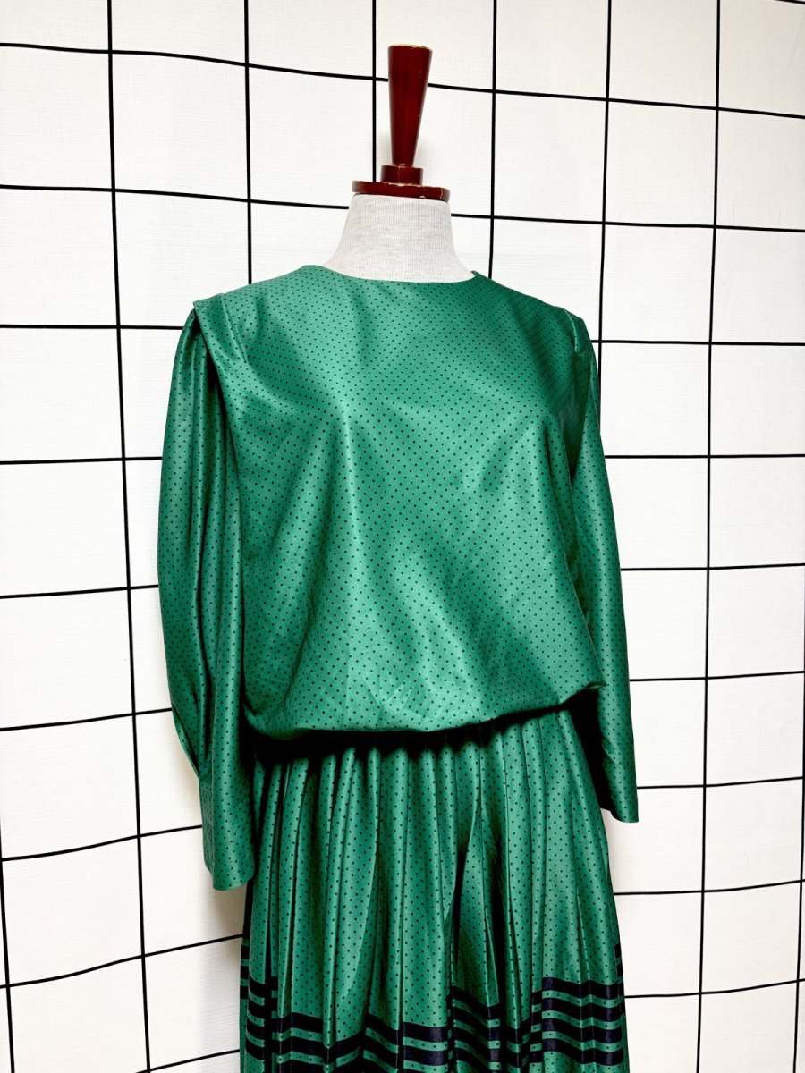 画像3: プリーツ切り替え グリーン ドット ボーダー ウエストゴム レトロ USA古着 ヴィンテージワンピース (3)