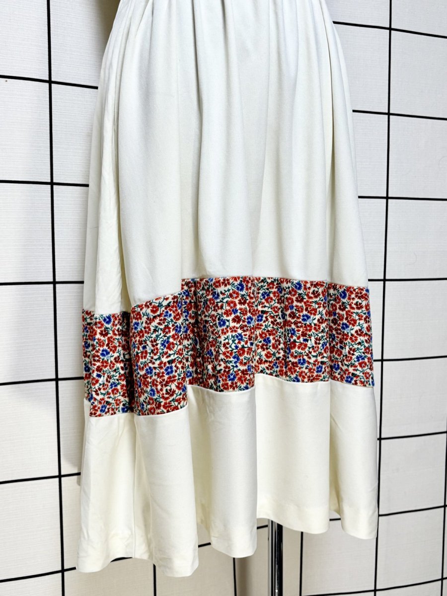 画像9: 花柄 ホワイト 切り替えウエストゴム ノースリーブ レトロ USA古着 ヴィンテージワンピース (9)
