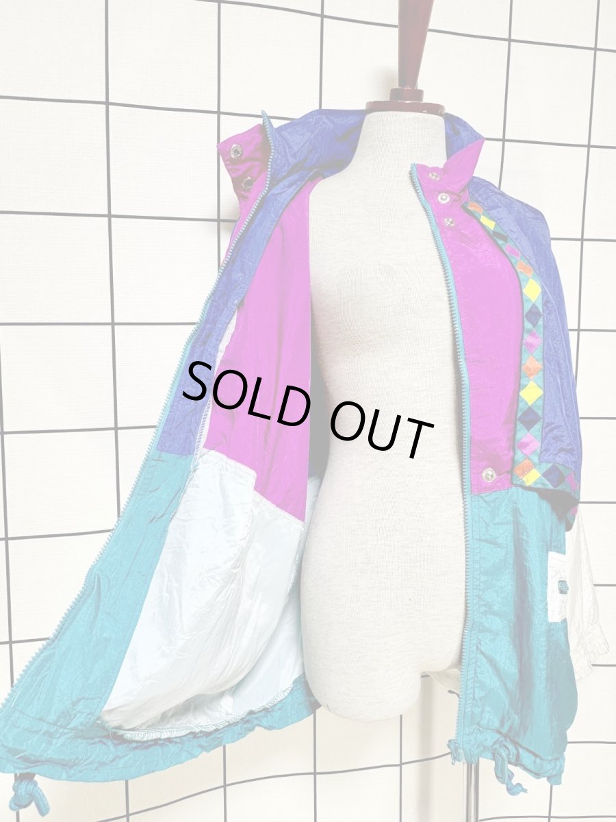 画像9: ダイヤ柄 ジップアップ レトロ USA古着 ブルゾン ジャンパー ヴィンテージナイロンジャケット (9)