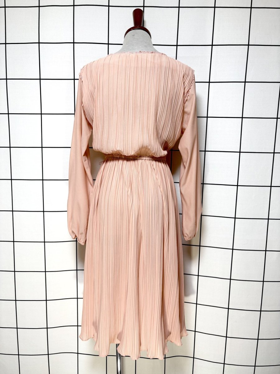 画像2: パーティー衣装にもおすすめ プリーツ切り替え レース装飾 ウエストゴム レトロ USA古着 ヴィンテージドレス (2)