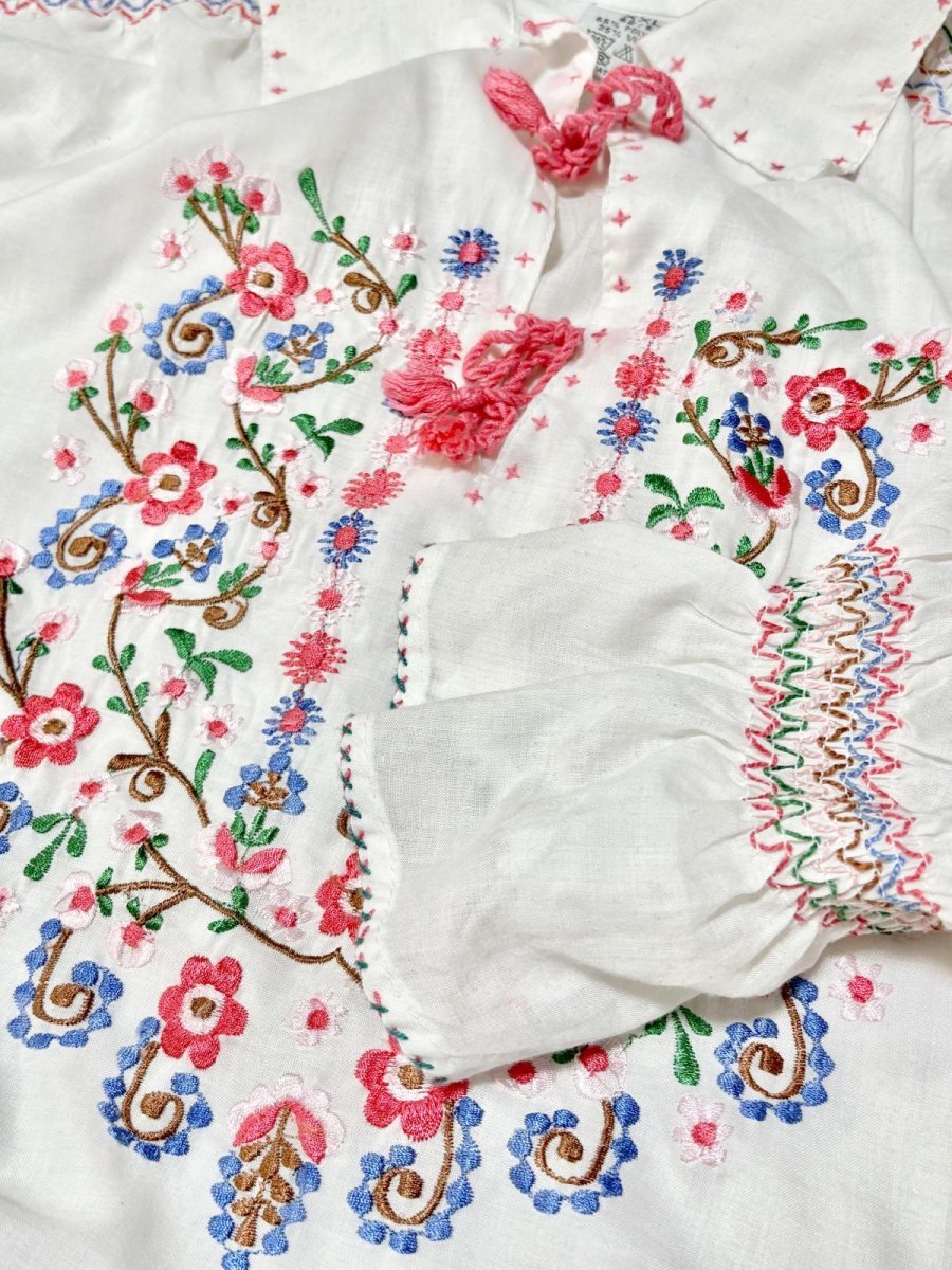 画像8: お花刺繍 袖にも刺繍 ダブルリボン レトロ ヨーロッパ古着 ヴィンテージチュニックブラウス (8)