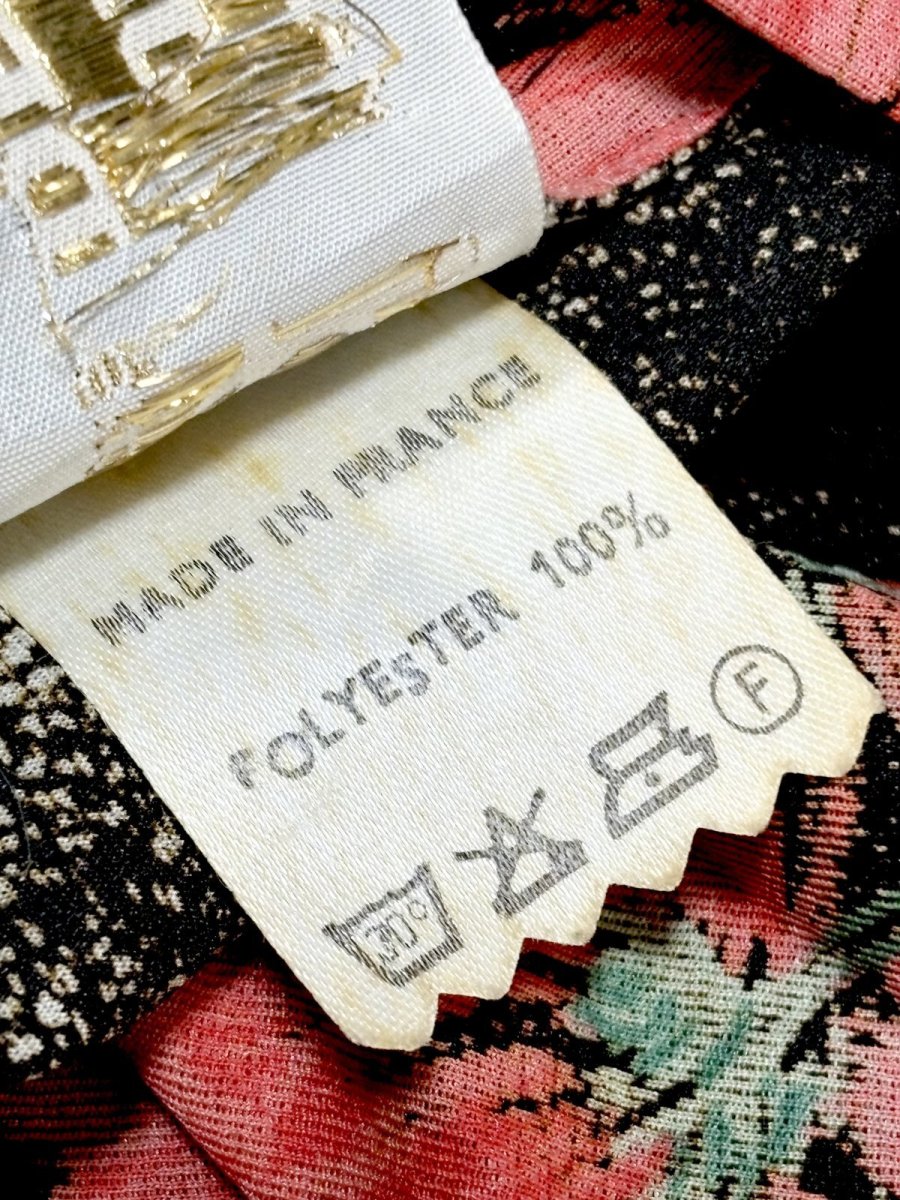 画像15: フランス製 FRANCE ベルト付 花柄 首元リボン プリーツ切替 ブラック レトロ ヨーロッパ古着 ヴィンテージワンピース (15)