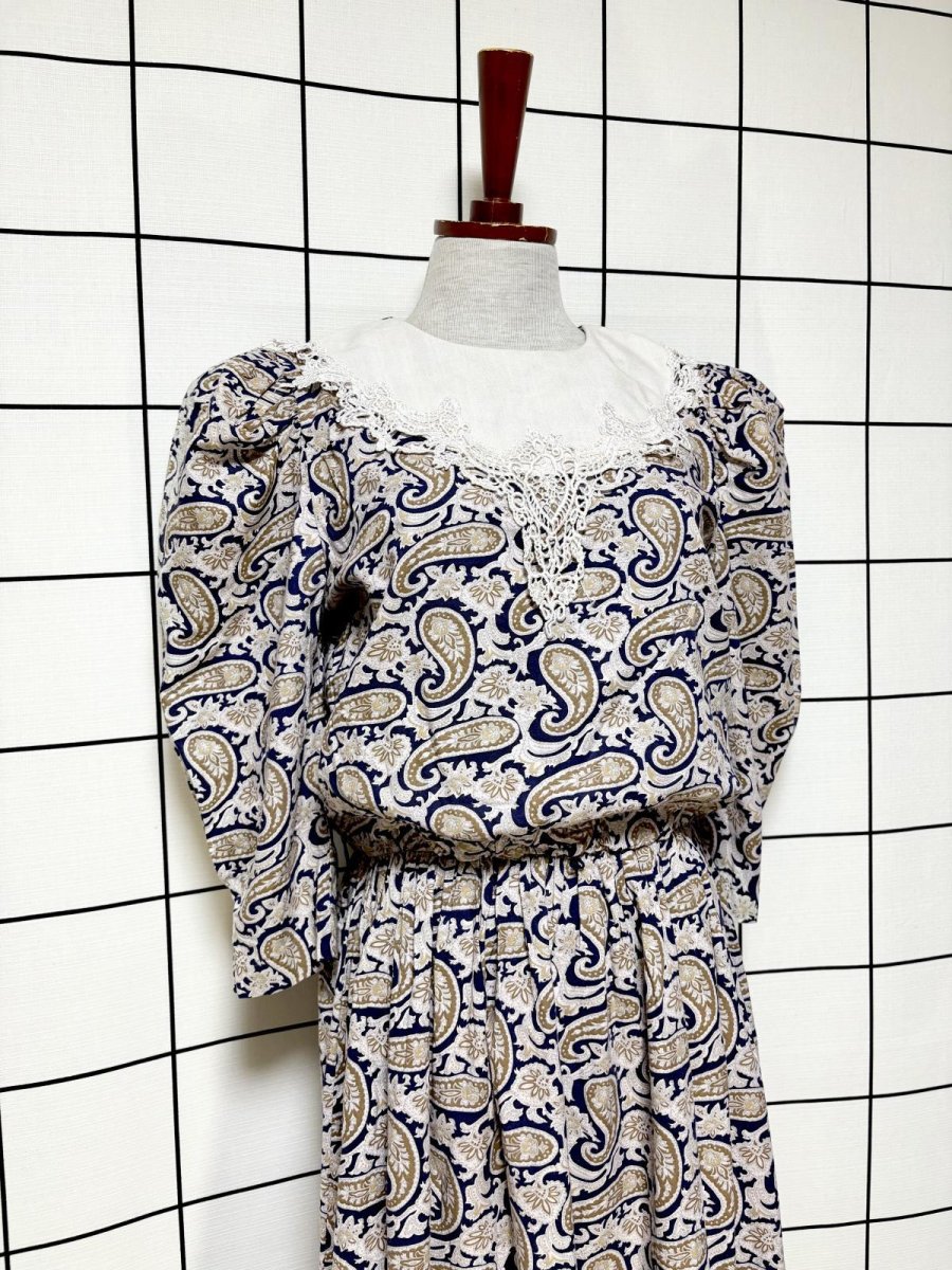 画像4: ペイズリー レース襟 ウエストゴム ビッグカラー レトロ Guatemala 古着 ヴィンテージワンピース (4)