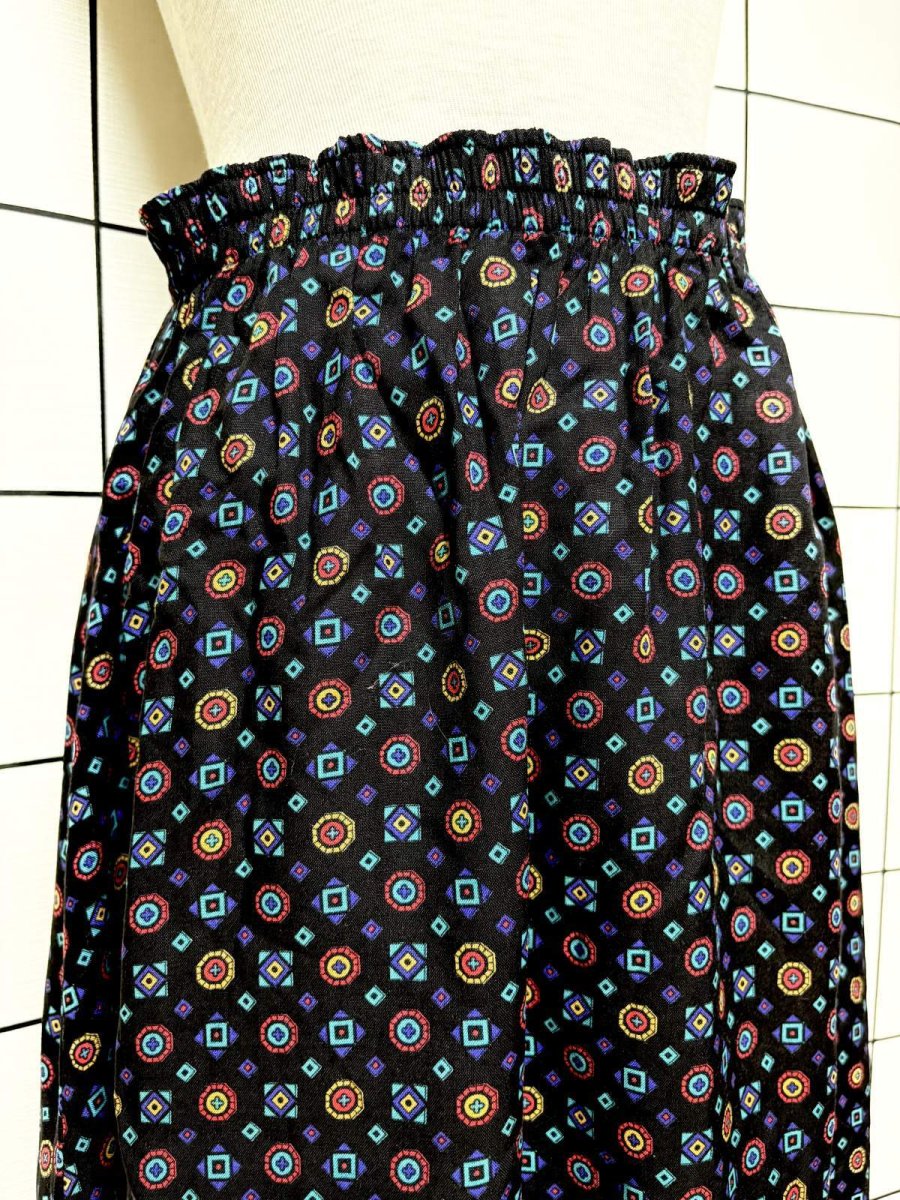 画像2: 幾何学柄 ブラック レトロ USA古着 ヴィンテージスカート (2)