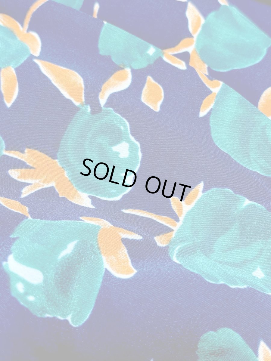 画像13: ティアードデザイン 花柄 コサージュ付 ネイビー レトロ USA古着 ヴィンテージワンピース (13)