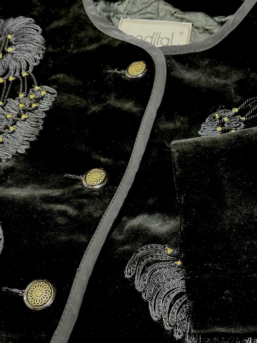 画像9: ベロア ブレード ブラック 高級感 ノーカラー レトロ ヨーロッパ古着 ヴィンテージジャケット (9)