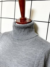 画像4: タートルネック モノトーン ウエストゴム レトロ 古着 ニットワンピース (4)