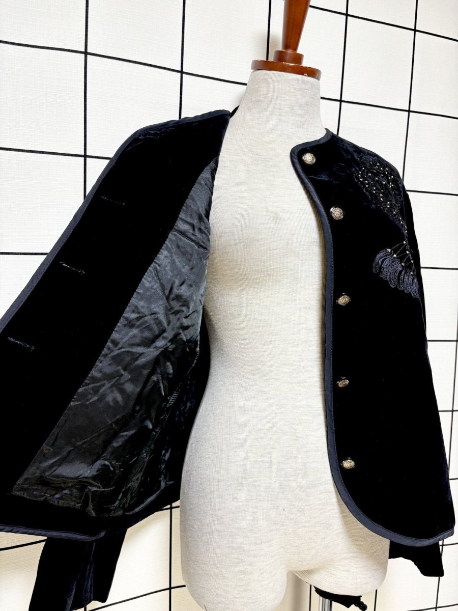 画像8: ベロア ブレード ブラック 高級感 ノーカラー レトロ ヨーロッパ古着 ヴィンテージジャケット (8)