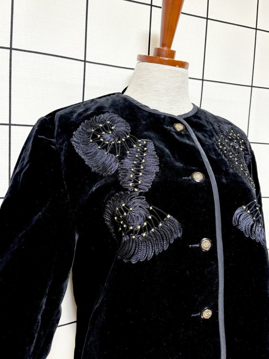 画像6: ベロア ブレード ブラック 高級感 ノーカラー レトロ ヨーロッパ古着 ヴィンテージジャケット (6)