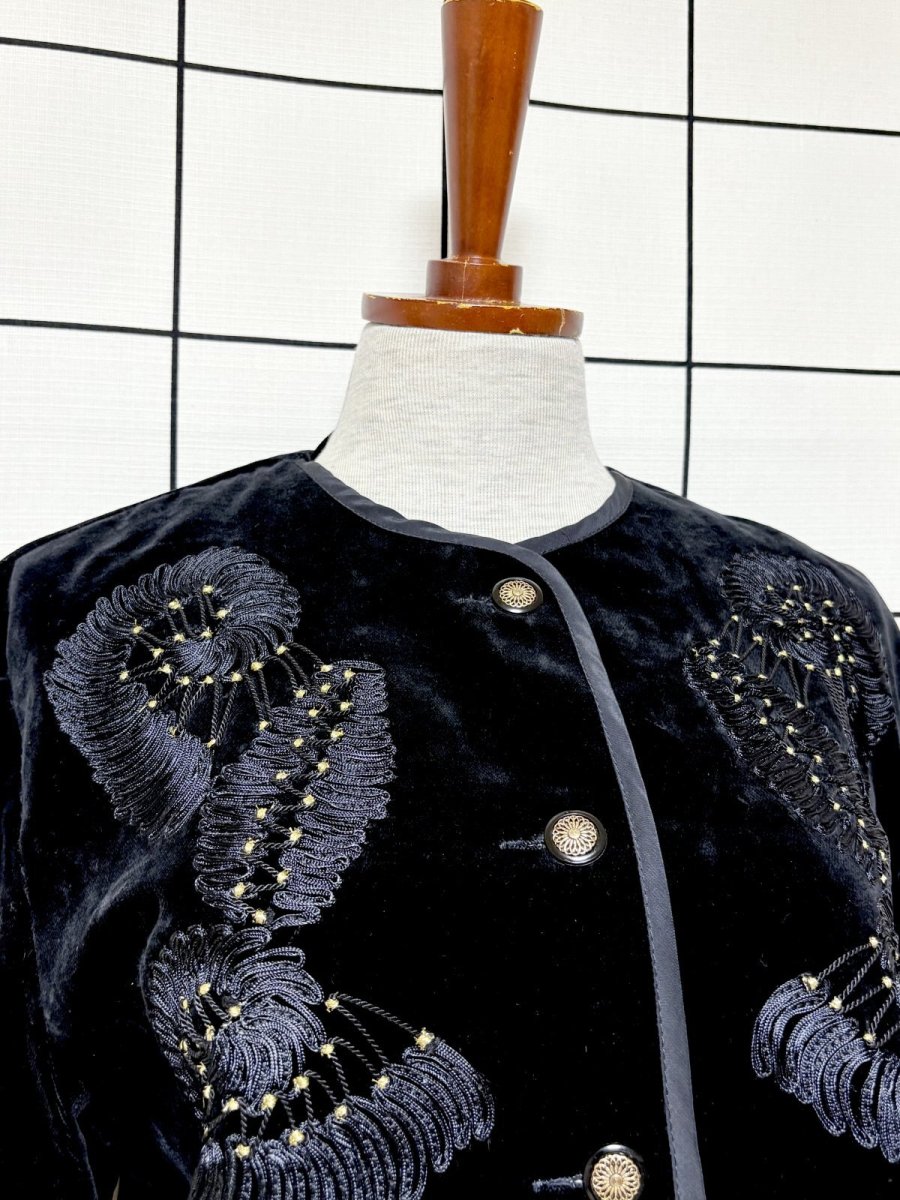 画像5: ベロア ブレード ブラック 高級感 ノーカラー レトロ ヨーロッパ古着 ヴィンテージジャケット (5)