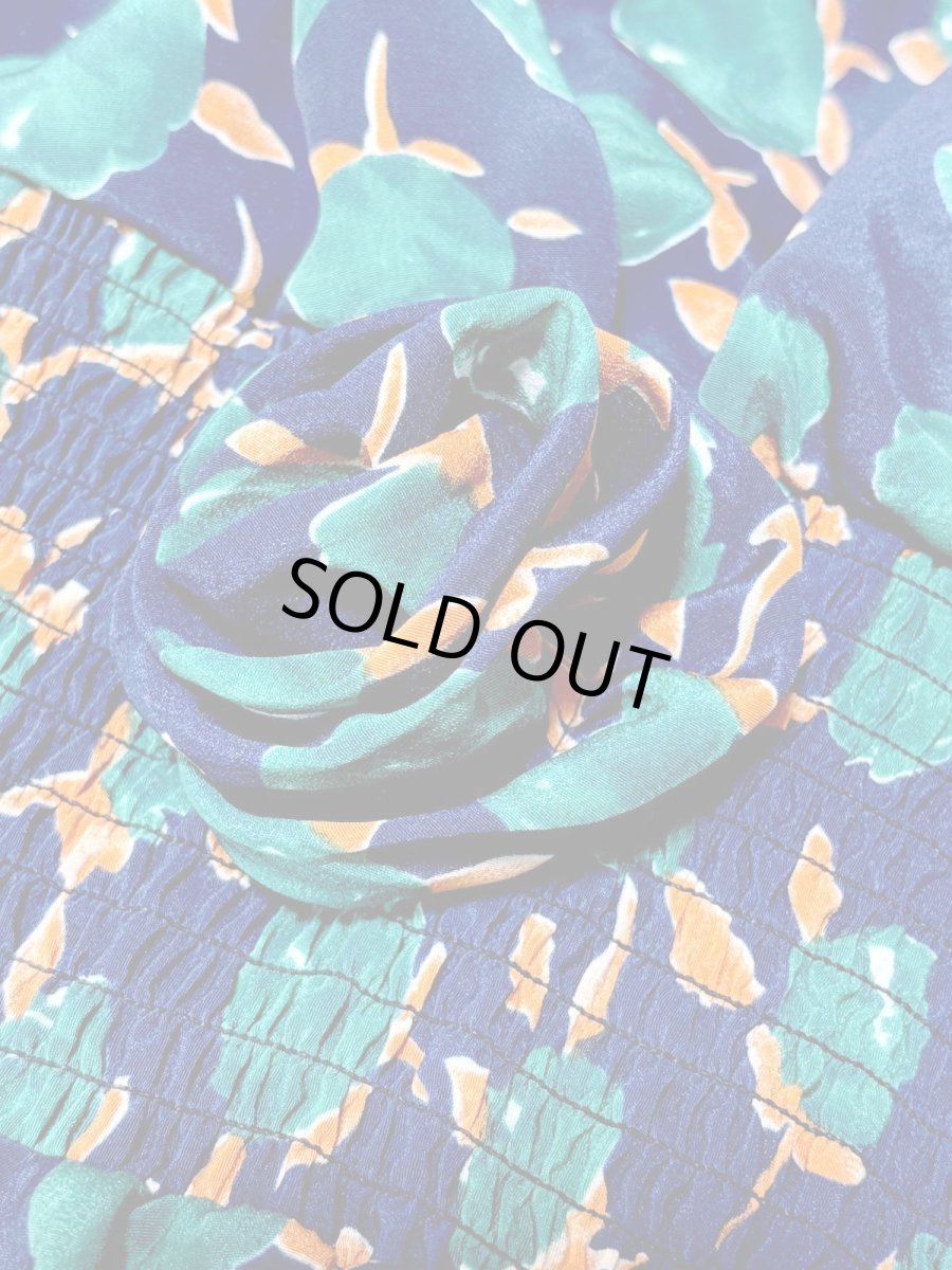 画像12: ティアードデザイン 花柄 コサージュ付 ネイビー レトロ USA古着 ヴィンテージワンピース (12)