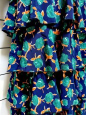 画像10: ティアードデザイン 花柄 コサージュ付 ネイビー レトロ USA古着 ヴィンテージワンピース (10)