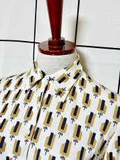 画像4: レトロ柄 USA古着 長袖 シャツ ヴィンテージブラウス (4)